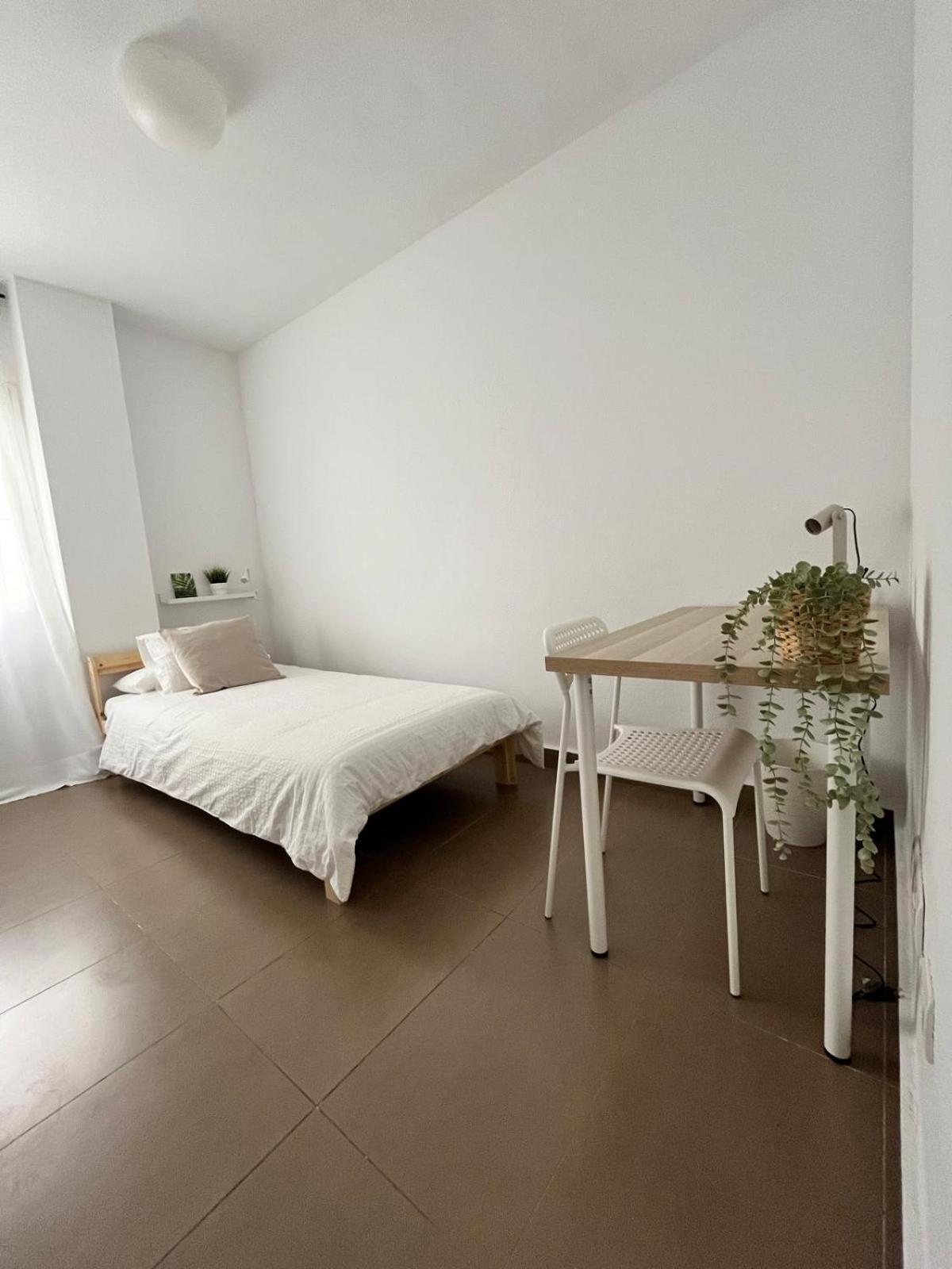 Malaga Prime Location - Stylish Apartment With Free Wifi, Free Parking, Steps From The Historic Center מראה חיצוני תמונה